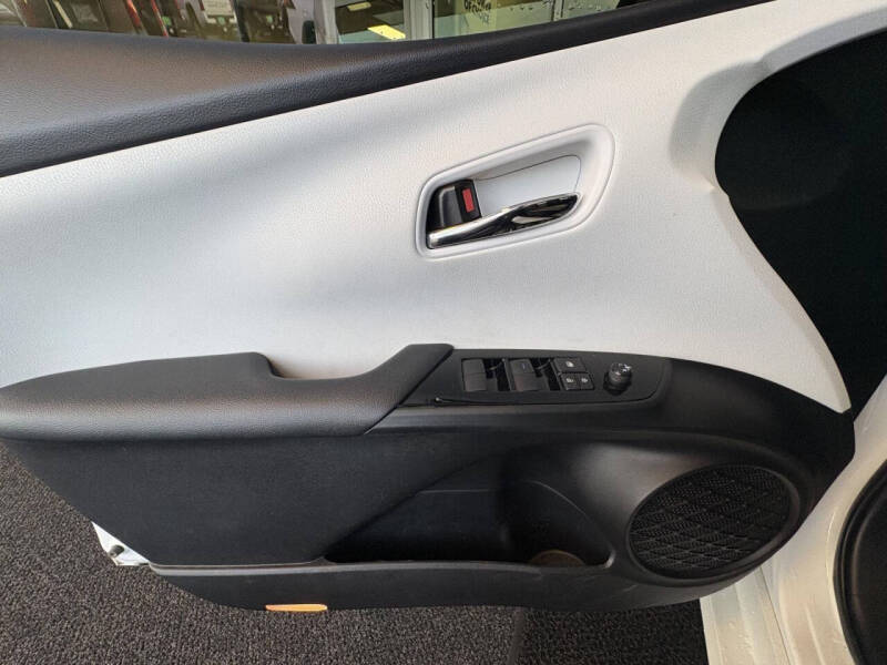 2022 Toyota Prius XLE AWD-e