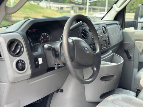 2014 Ford E-Series E-350 SD