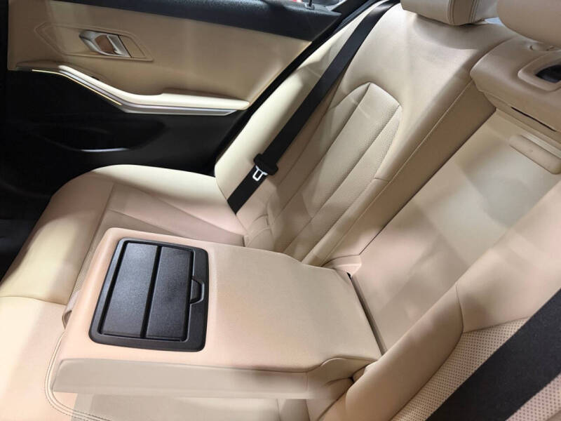 2025 BMW 3 Series 330i