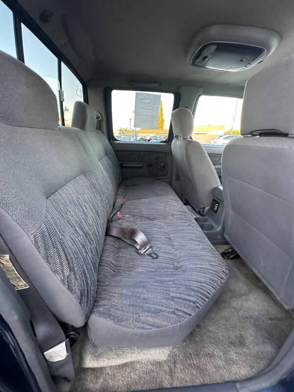 2000 Nissan Frontier XE