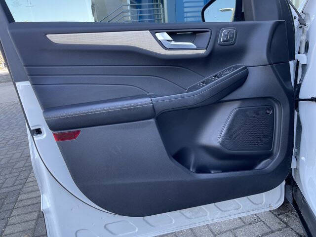 2021 Ford Escape Hybrid Titanium