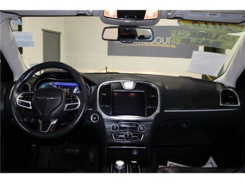 2018 Chrysler 300 Touring L