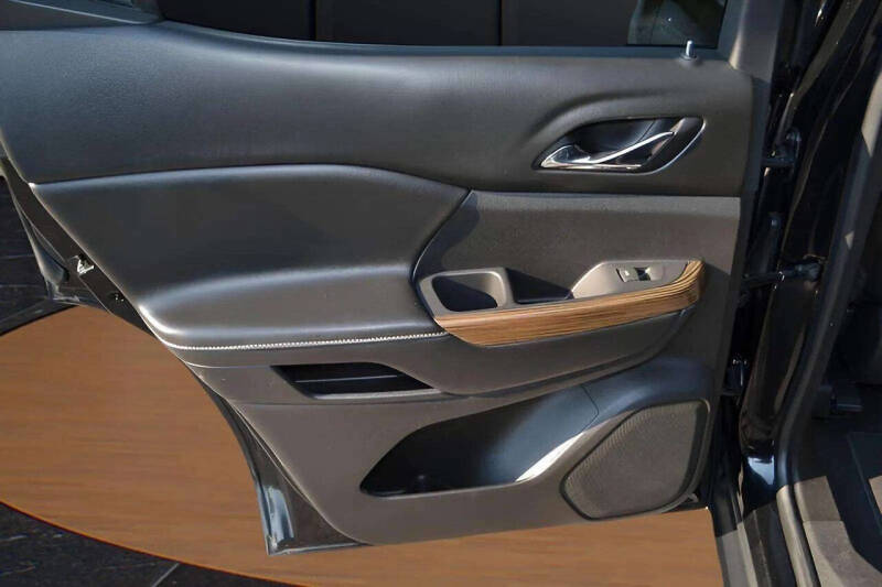 2017 GMC Acadia SLE-2