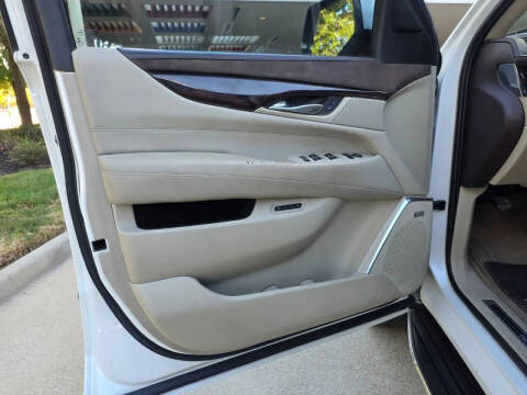 2017 Cadillac Escalade Luxury