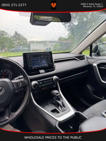 2022 Toyota RAV4 XLE