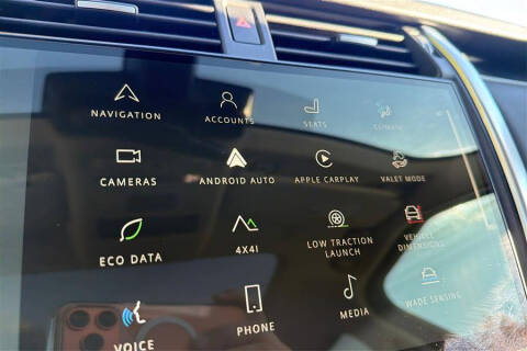 2024 Land Rover Discovery P300 S