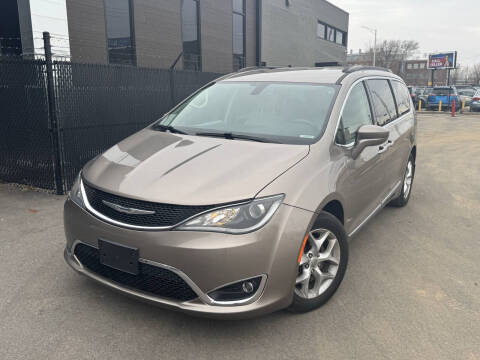 2017 Chrysler Pacifica for sale at Pyramids Auto Sales in Indianapolis IN