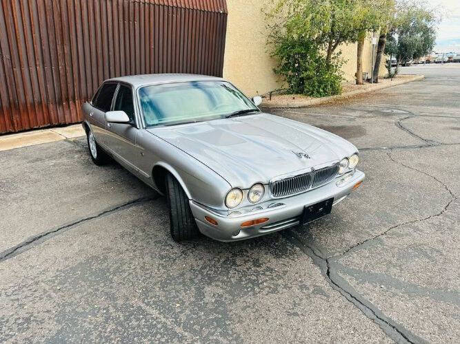 1999 Jaguar XJ8