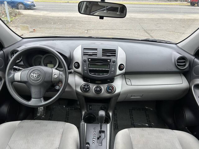 2009 Toyota RAV4 Base photo 12