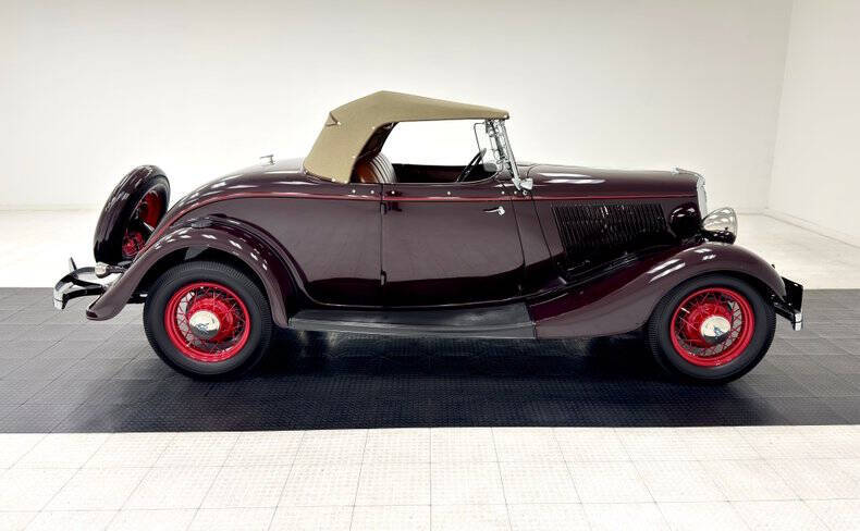 1934 Ford Deluxe