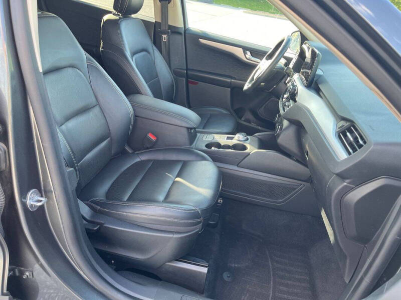 2020 Ford Escape SEL