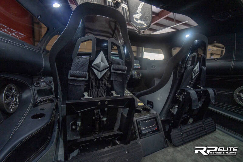 2019 Outerlimits SV43