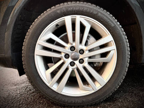 2018 Audi Q5 2.0T quattro Premium Plus