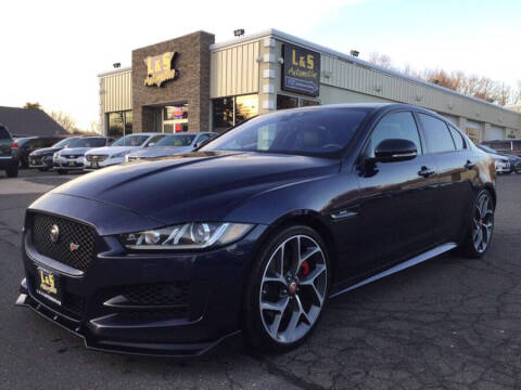 2018 Jaguar XE 35t R-Sport