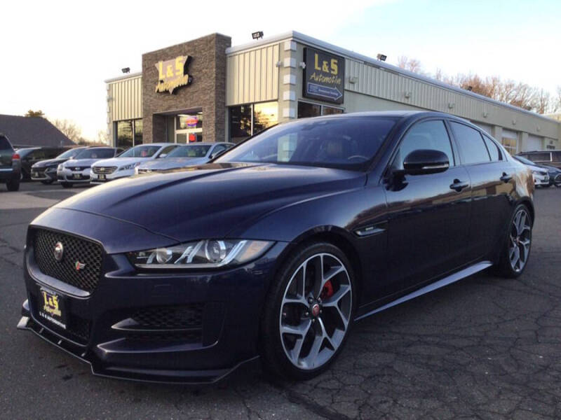 2018 Jaguar XE 35t R-Sport