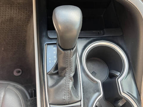 2019 Toyota Camry Hybrid XLE