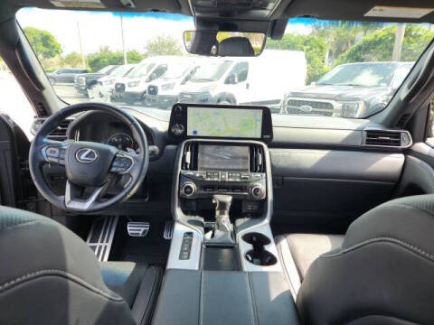 2023 Lexus LX 600 F SPORT Handling