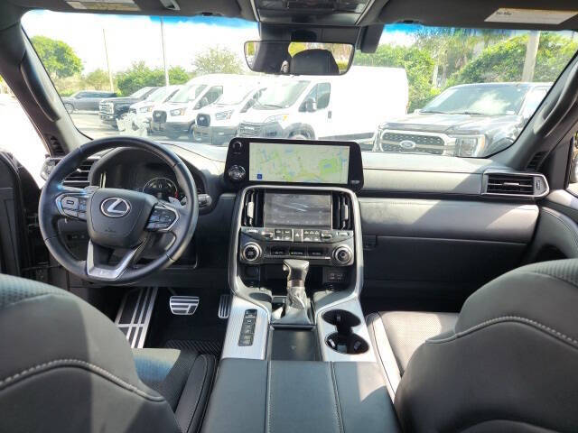 2023 Lexus LX 600 F SPORT Handling