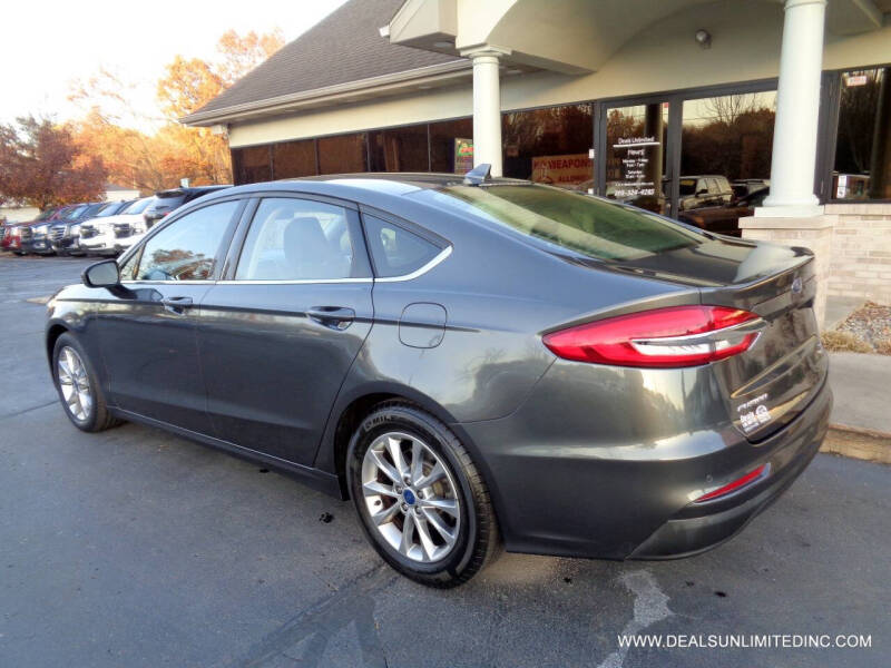 2020 Ford Fusion SE