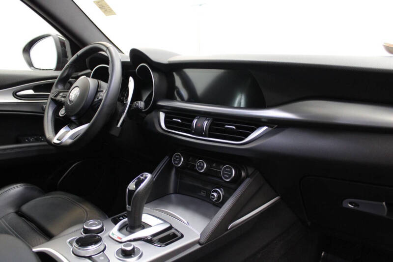 2022 Alfa Romeo Stelvio Veloce