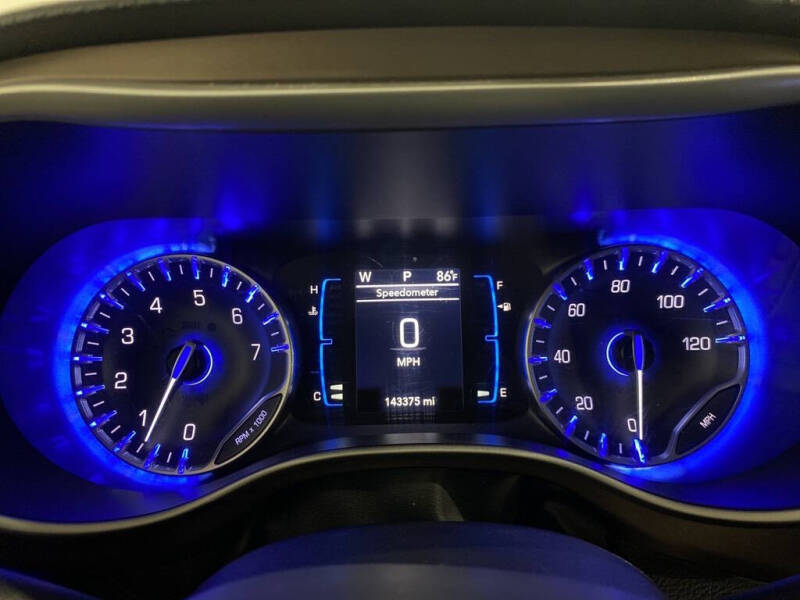 2017 Chrysler Pacifica Touring-L