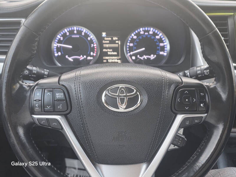 2017 Toyota Highlander LE Plus