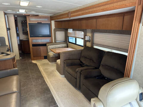 2008 Winnebago Journey