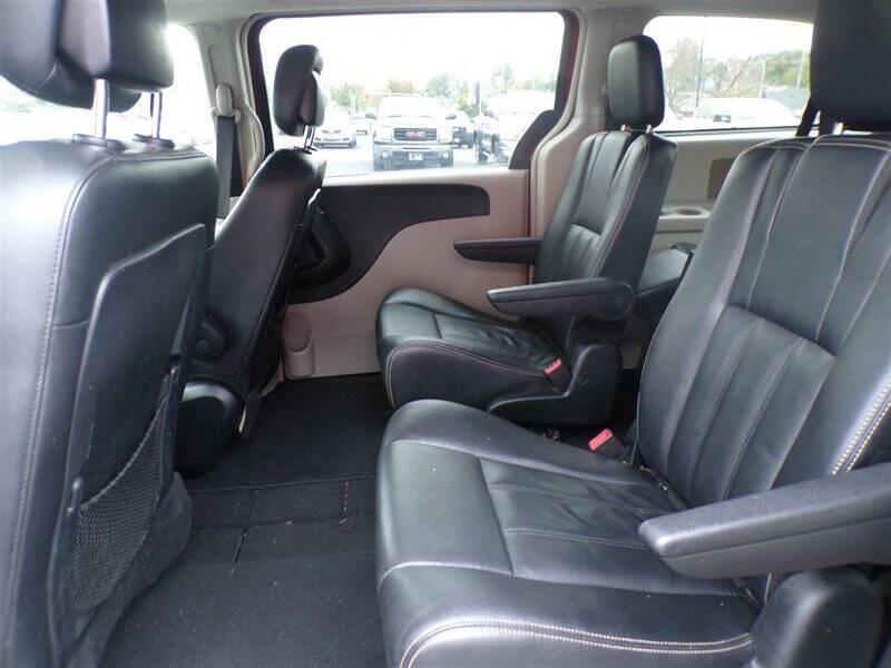 2014 Chrysler Town and Country Touring