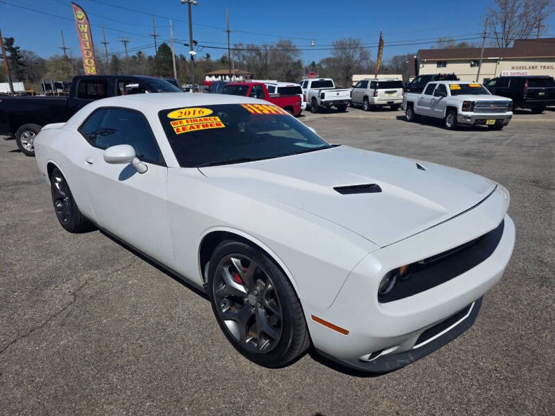 2016 Dodge Challenger SXT Plus