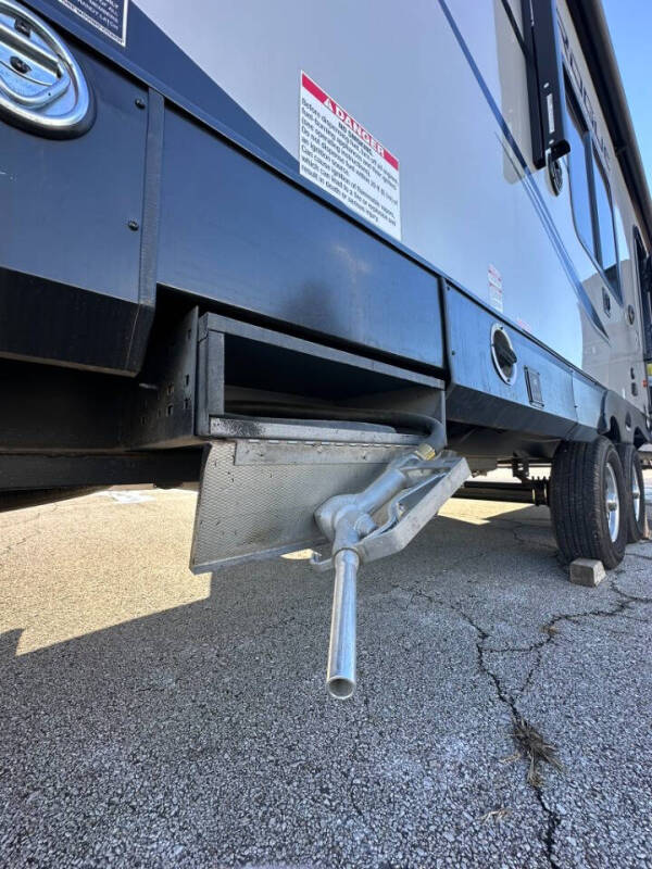 2022 Forest River Vengeance Rogue 26VKS