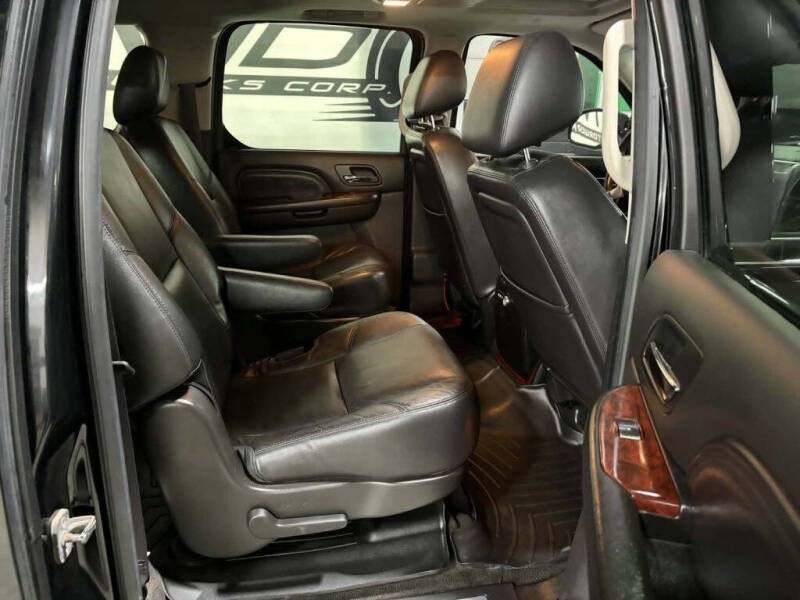 2012 Cadillac Escalade ESV Luxury