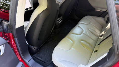 2015 Tesla Model S 70D