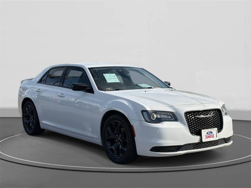 2022 Chrysler 300 Touring