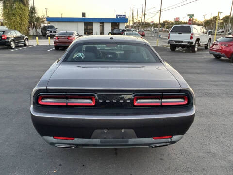2015 Dodge Challenger SXT