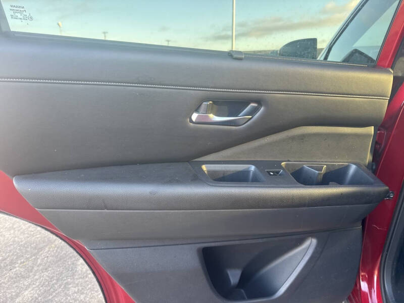 2022 Nissan Pathfinder SL