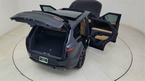 2024 Land Rover Range Rover Sport P360 SE