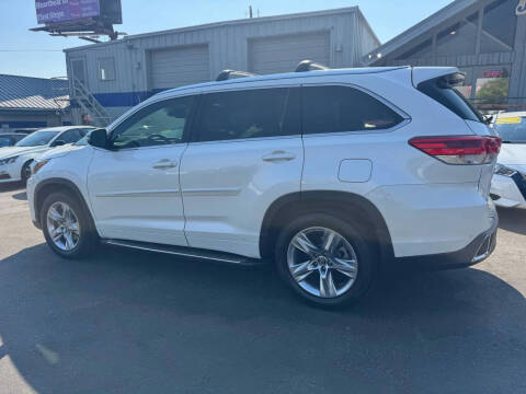 2017 Toyota Highlander