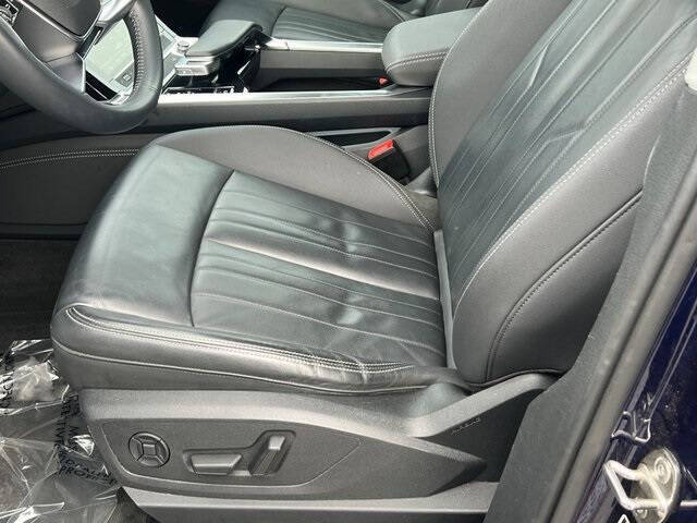 2021 Audi e-tron quattro Premium