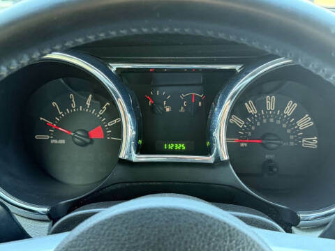 2005 Ford Mustang V6 Deluxe