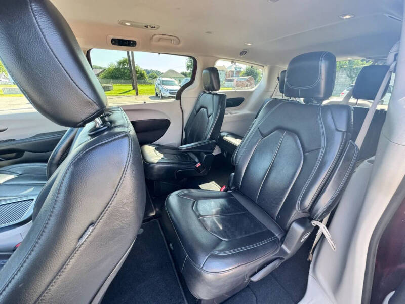 2021 Chrysler Pacifica Touring L