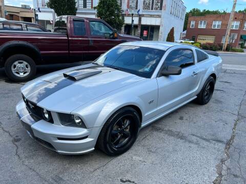 2007 Ford Mustang for sale at East Main Rides in Marion VA