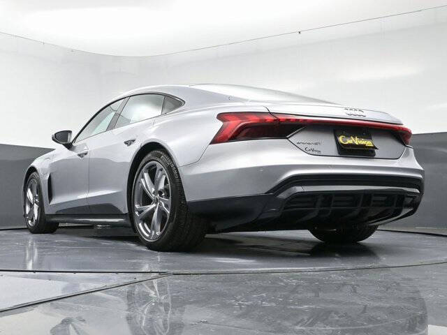 2022 Audi e-tron GT quattro Premium Plus