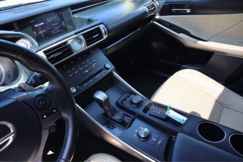 2016 Lexus IS 200t