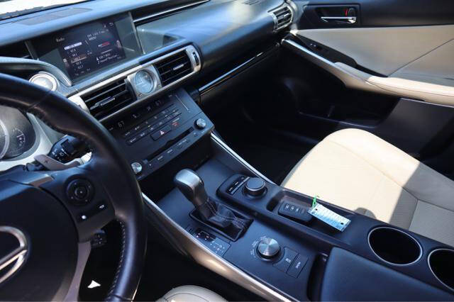 2016 Lexus IS 200t