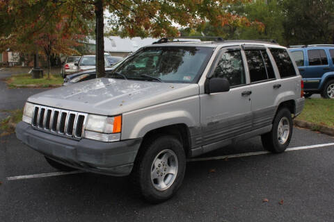 1998 Jeep Grand Cherokee for sale at Auto Bahn Motors in Winchester VA