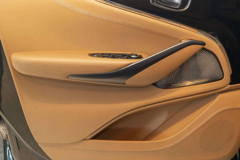 2024 Aston Martin DBX