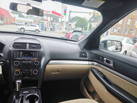 2017 Ford Explorer