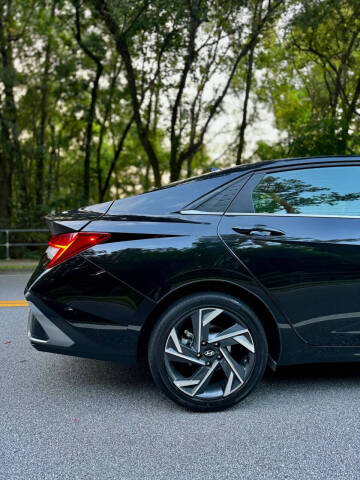 2025 Hyundai Elantra Hybrid Limited