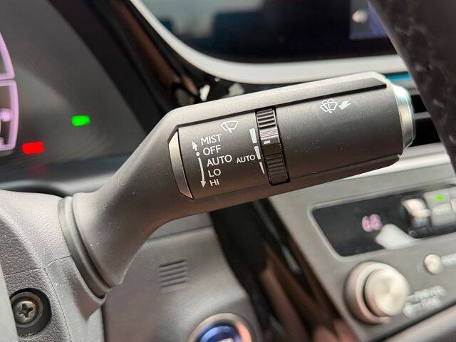 2022 Lexus ES 300h