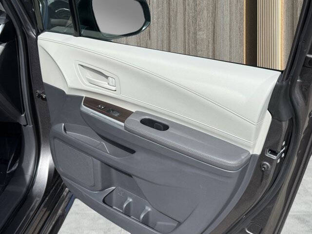 2024 Toyota Sienna LE 8-Passenger